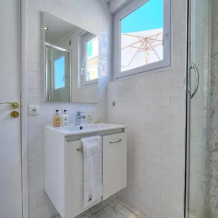 Immogroom - Splendid Terrace - -