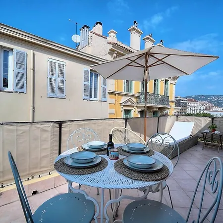 Upstays - Splendid Terrace - -